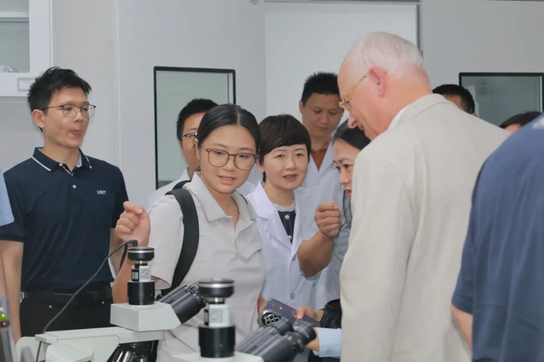 国际血液学专家莅临桂林医科大学一附院漓东院区参观交流