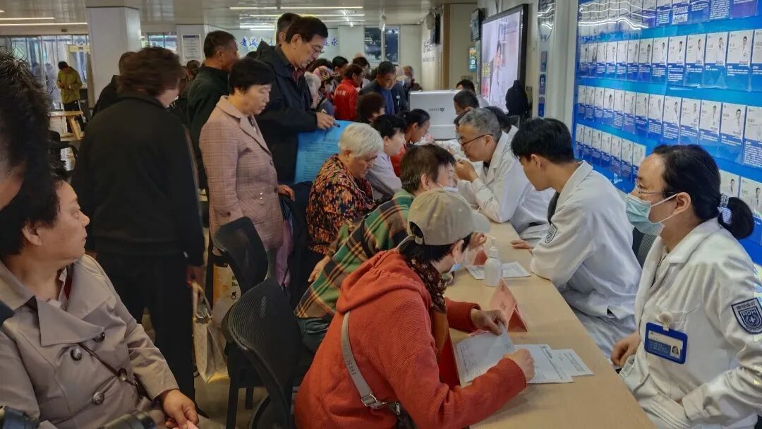 骨肌同管，共促健康｜世界骨质疏松日，我院多学科护骨义诊活动圆满落幕
