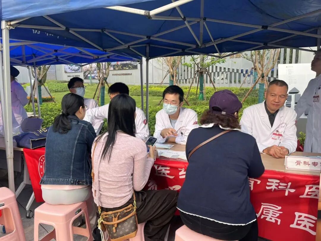 骨健康江城行丨医暖金秋 健康到家——我院连赴三场公益义诊，把骨健康服务送到群众身边