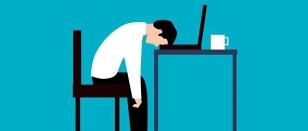 老花眼初期症状：40岁后，这些信号别当成“眼疲劳”