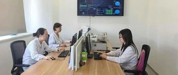 105分钟生死竞速：看“心电一张网”如何抢回年轻生命！