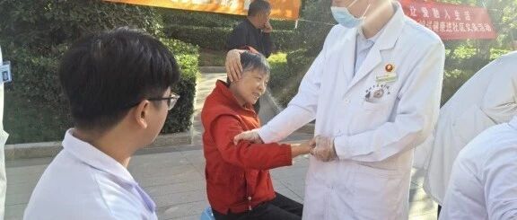 “筑牢流感防护墙 便民义诊暖民心”——我院联合经开区潮河办事处金地社区开展健康科普宣传活动