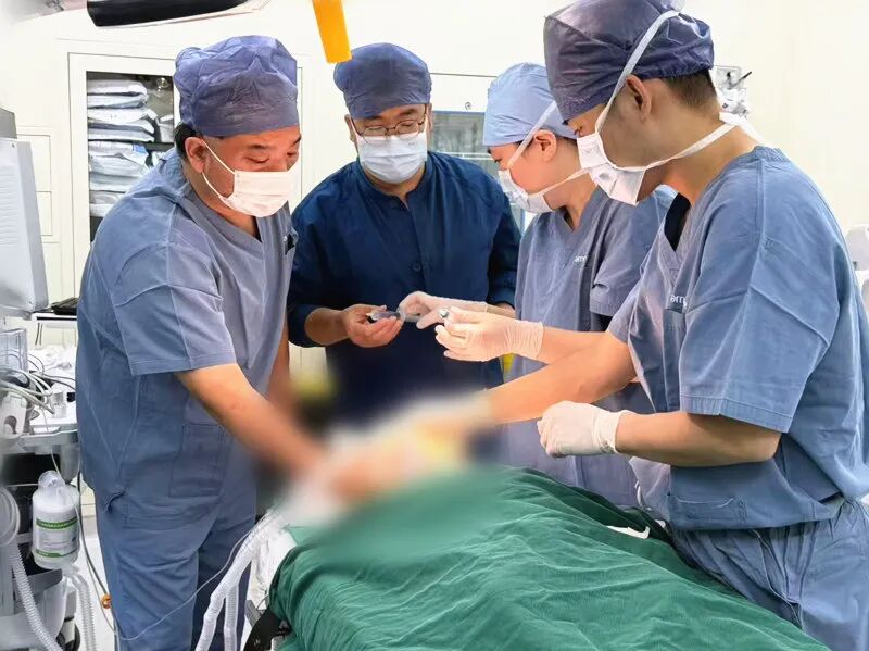 7小时,6科室接力守护外伤男童,是诊治的速度,是守护的温度
