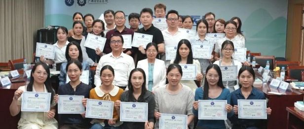 广西自贸区医院举办第一期叙事医学师资培养工作坊