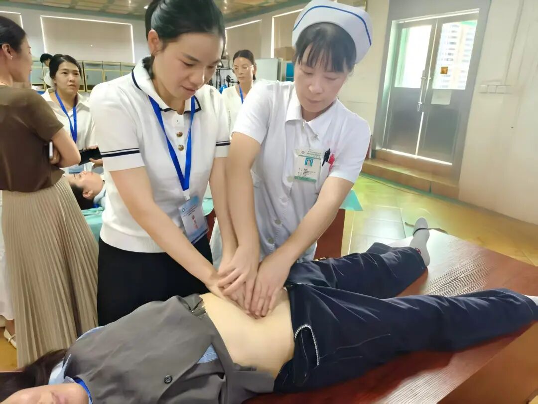 我院成功举办脐灸、耳穴疗法适宜技术规范化应用与创新推广培训班