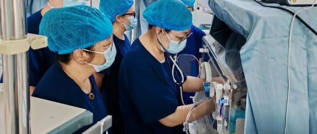 医疗援疆 | 800克到2050克：一个“巴掌宝宝”的百日突围
