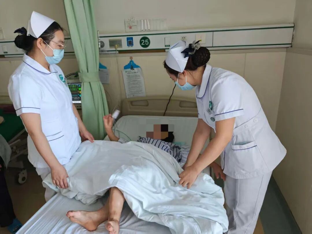 多学科联手 妙手除顽石|荆门市中心医院为畸形患者实施高难度取石术