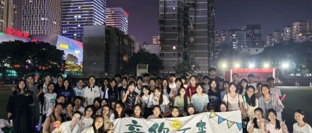 【院事】乐启新程 医路同行——我院2026级新生草地音乐会圆满举办